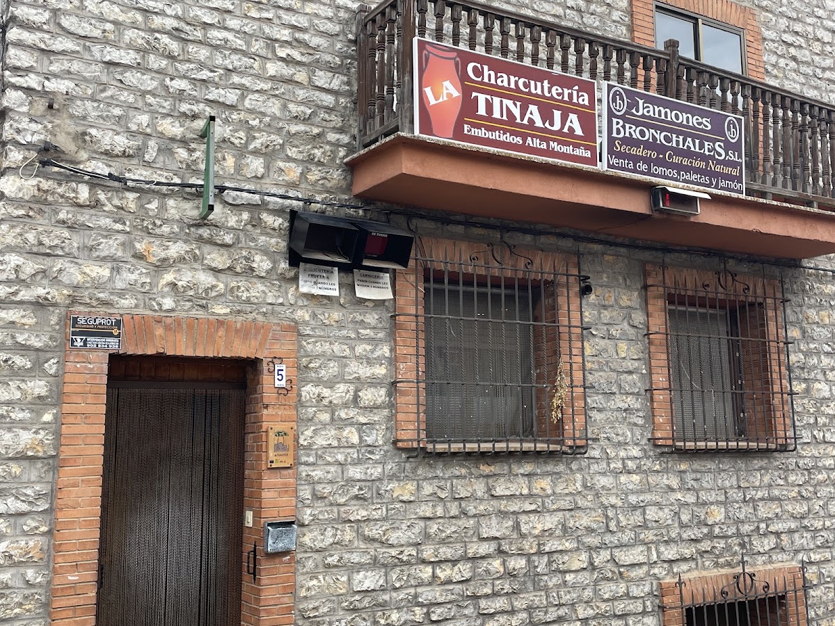 Tienda Embutidos La Tinaja Rijomavi. Supermercado Coaliment