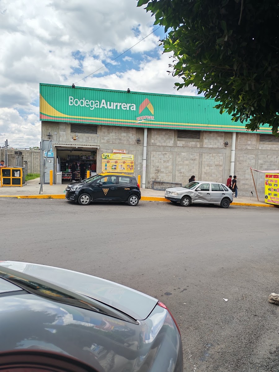 Bodega Aurrera Express, Zona Militar
