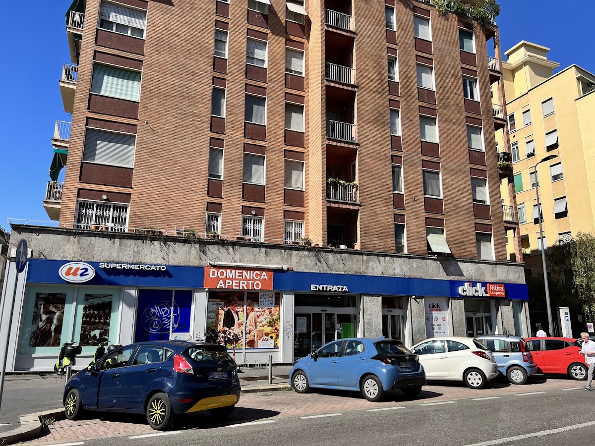 Unes Supermarket