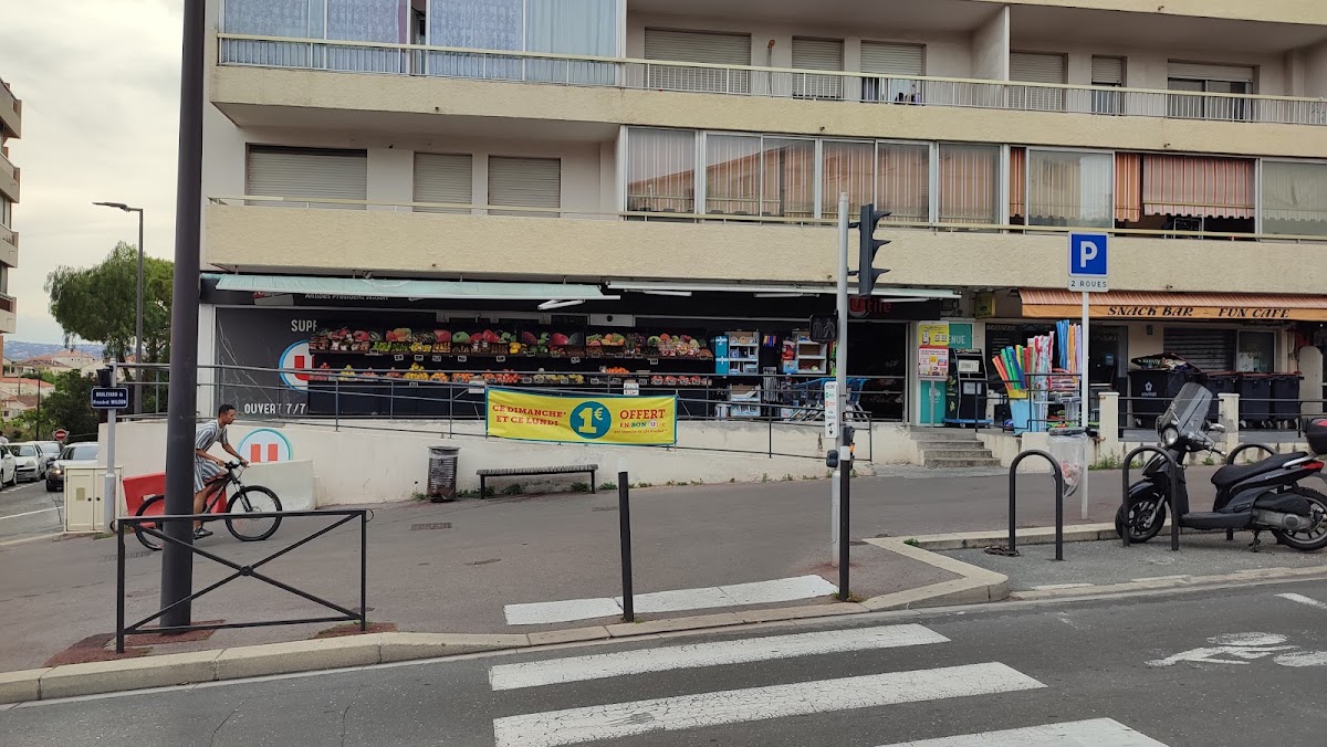 Utile Antibes Wilson