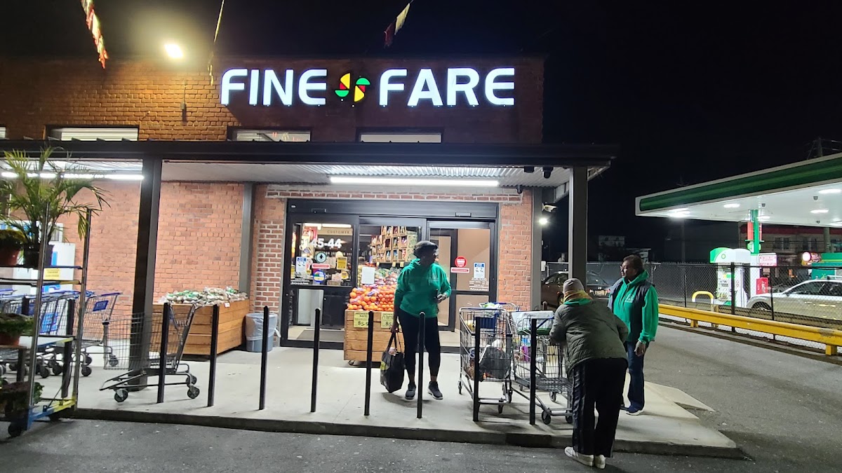 Almonte's Fine Fare of Farmers Blvd. - Neighborhood Supermarket