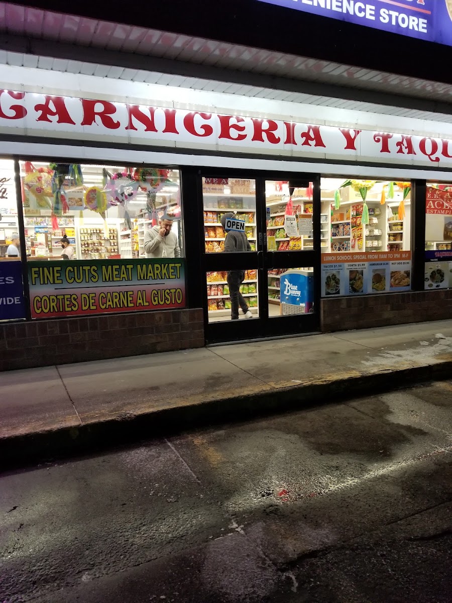 El azteca tienda y carniceria grand