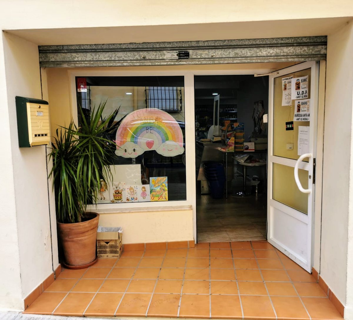 Alimentación y Papelería Estela