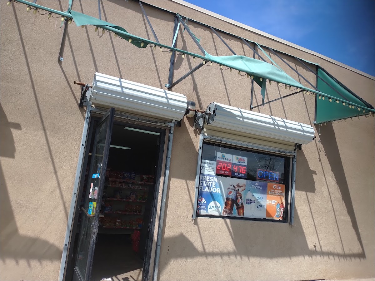 Lewis Market bulldog store