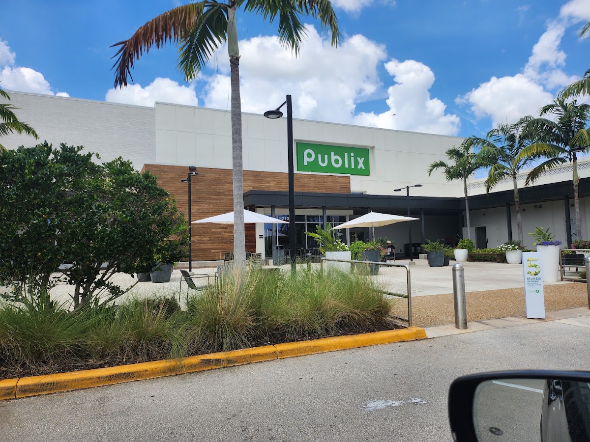 Publix Super Market at Lakeside Centre