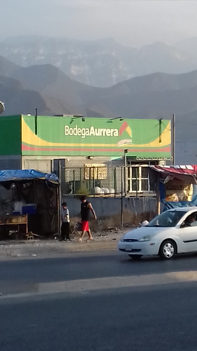 Bodega Aurrera Express, Hacienda San Angel