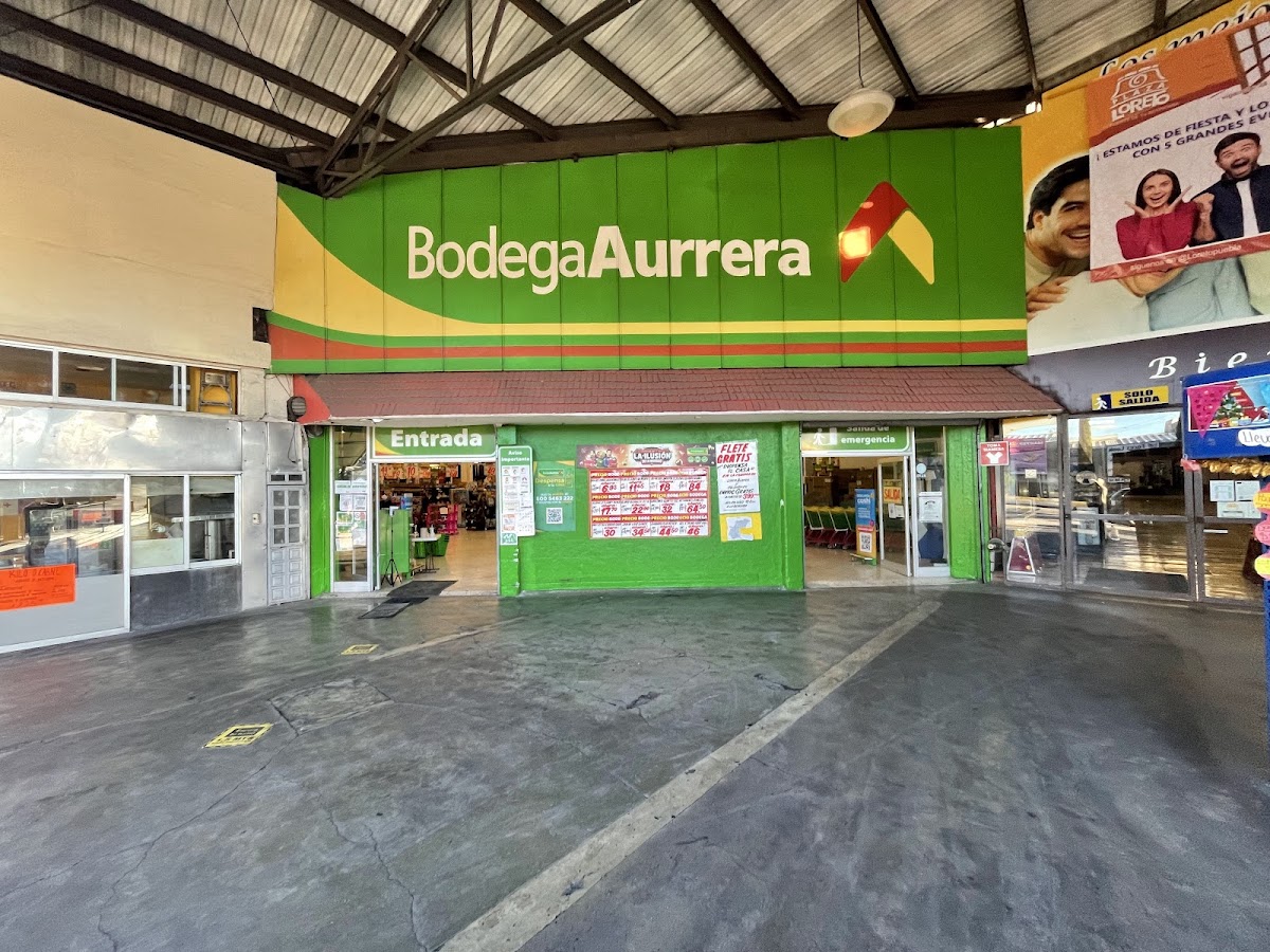 Bodega Aurrera, Plaza Loreto