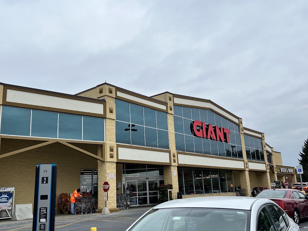 GIANT