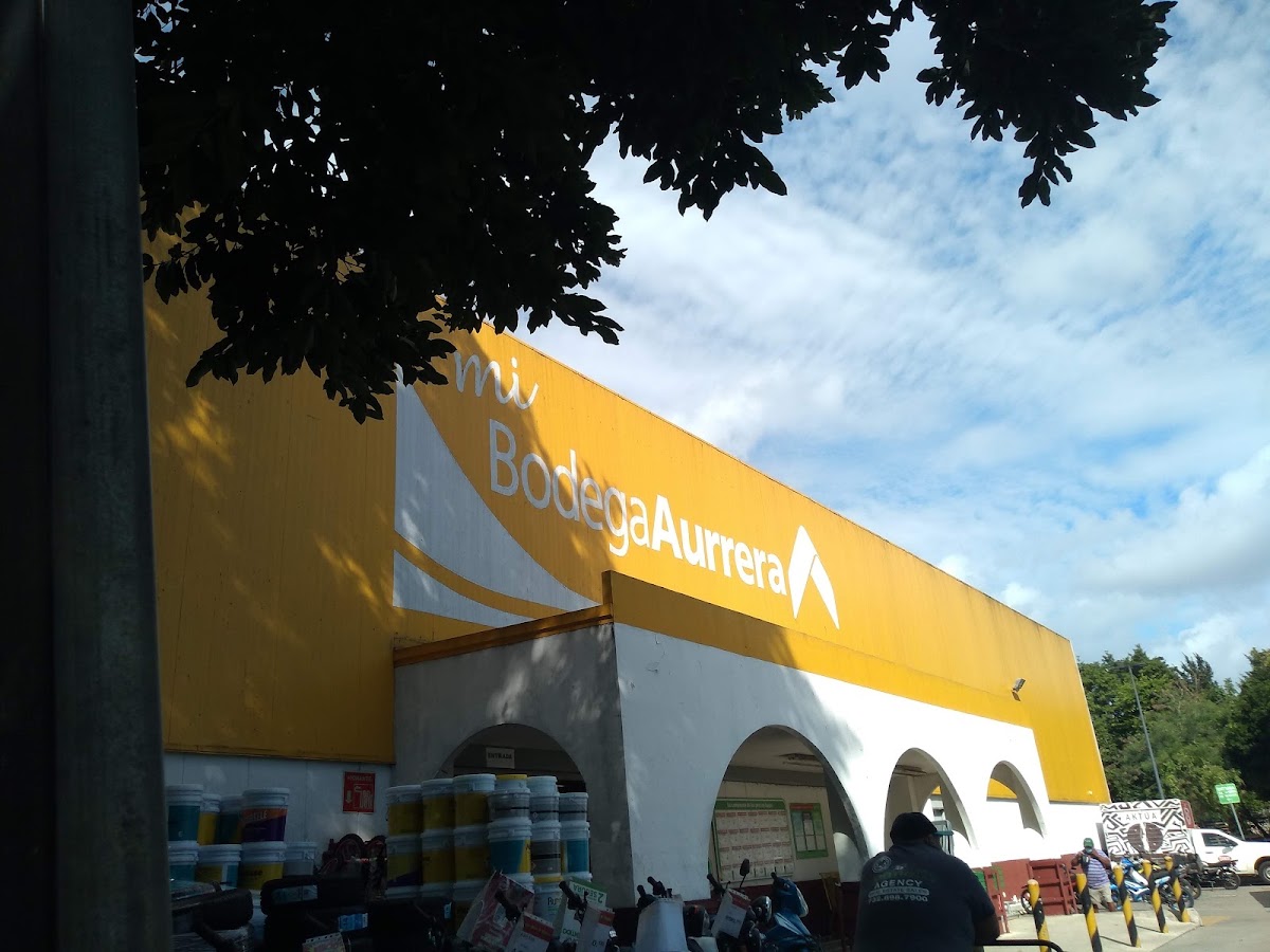 Mi Bodega Aurrera, Izamal