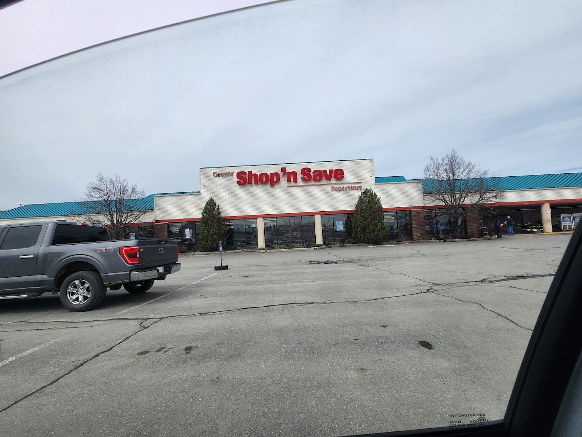 Graves' Shop N’ Save