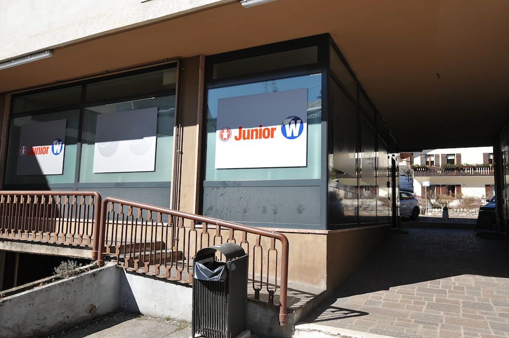 Junior W