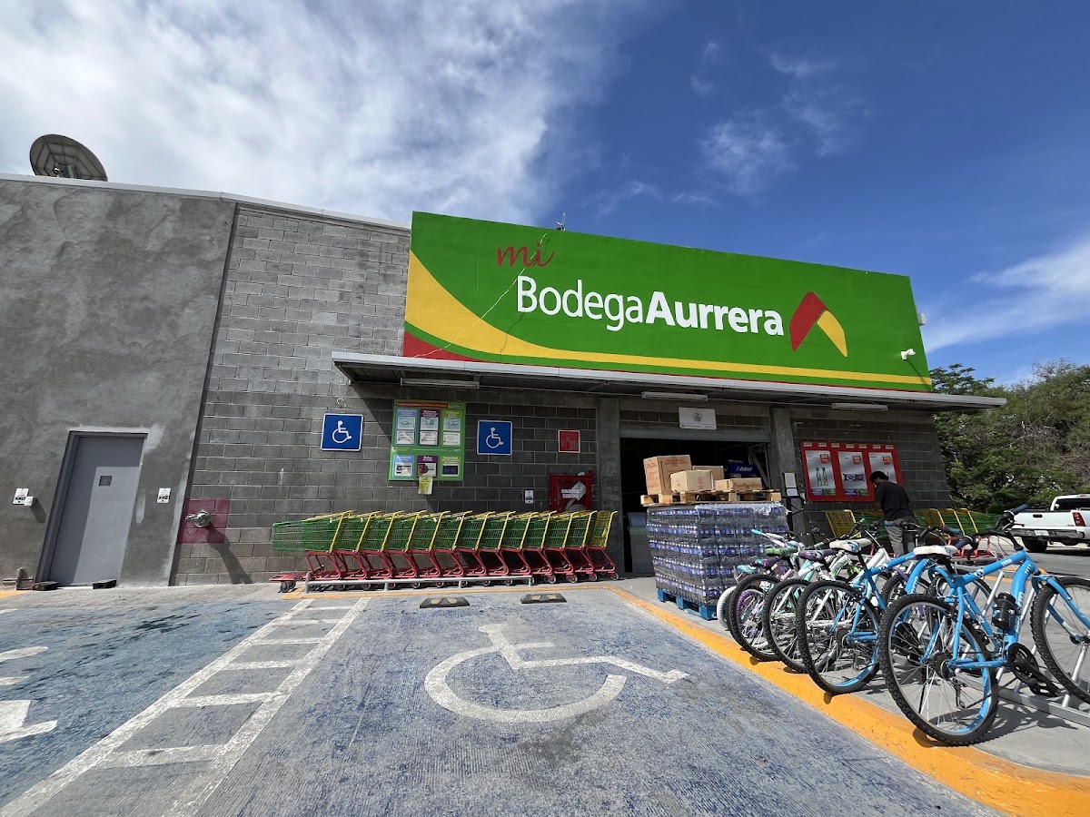 Mi Bodega Aurrera, Cerritos