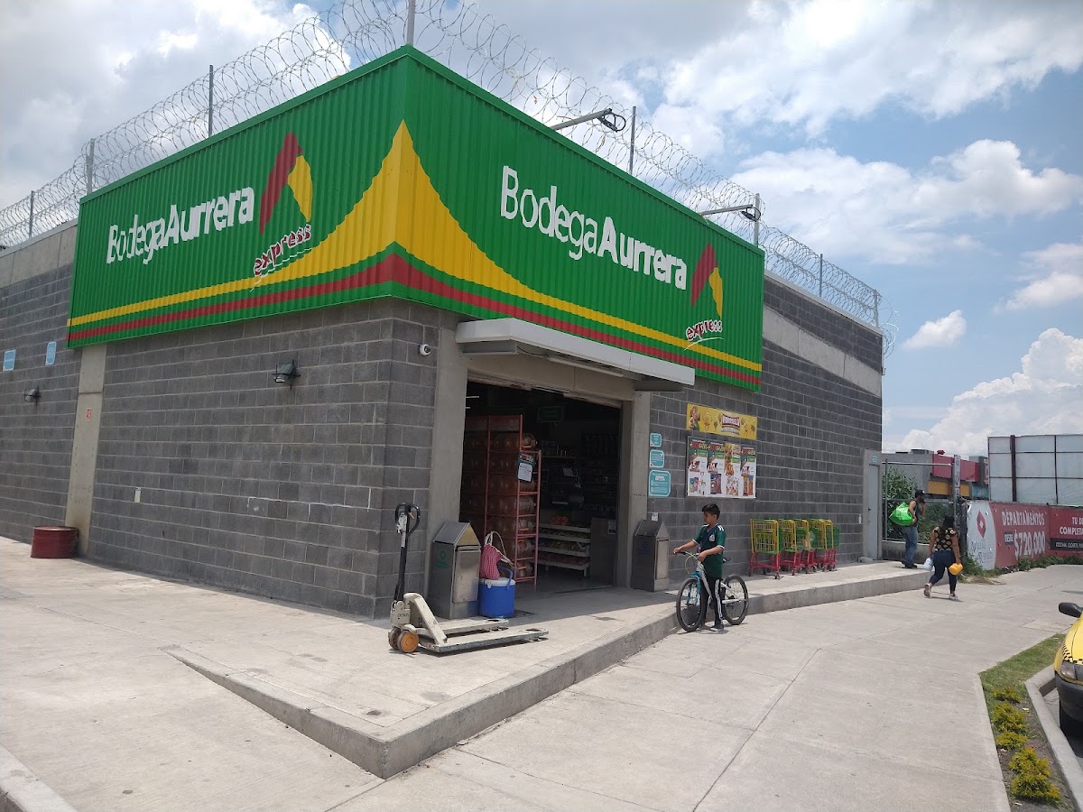 Bodega Aurrera Express, 2da Sección Pradera