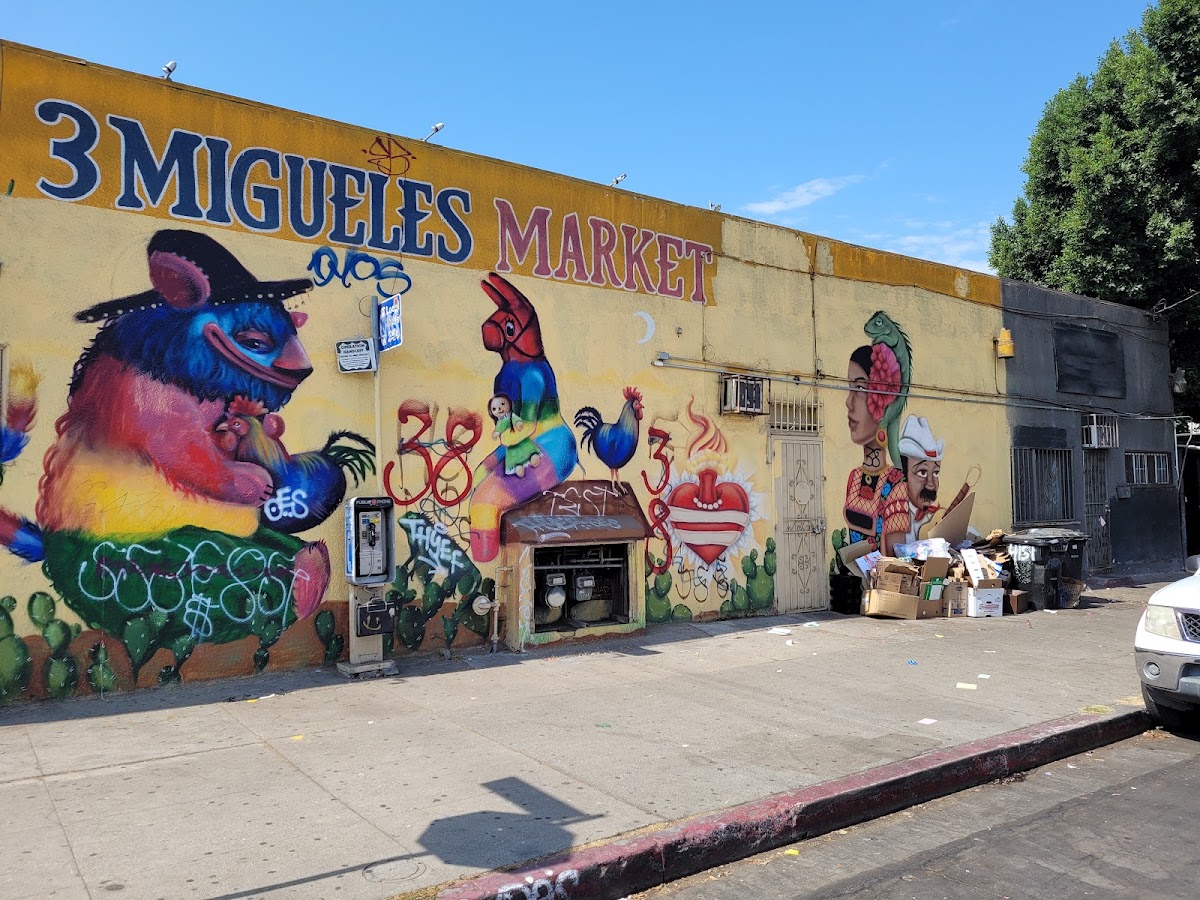 Los Tres Migueles Market