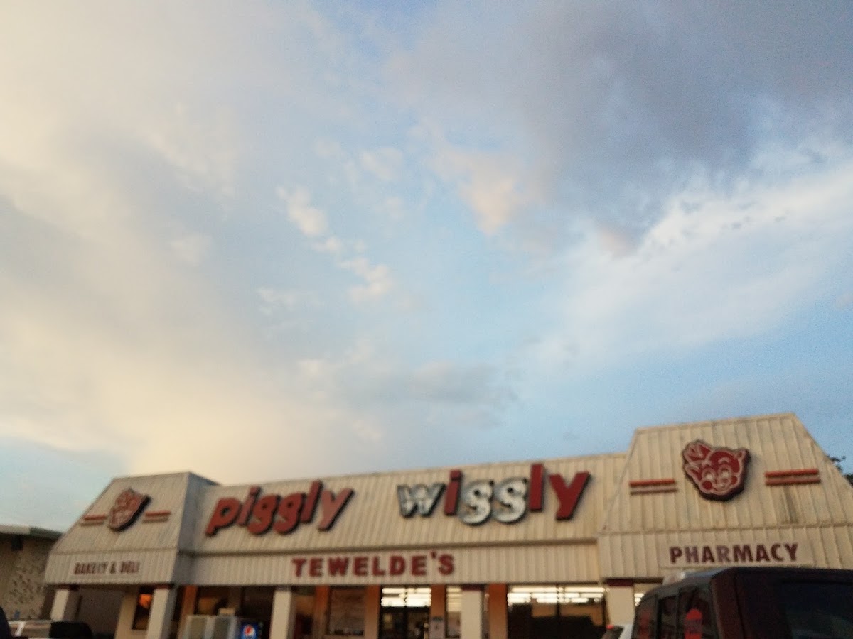 Tewelde's Family Market