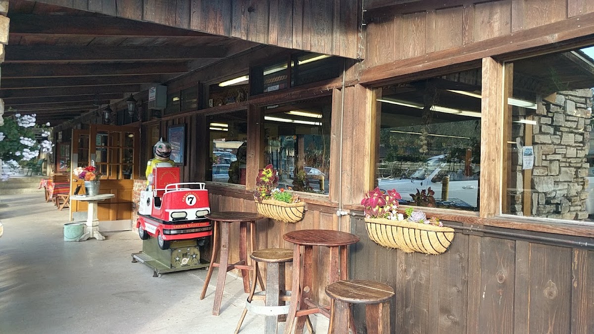 Jerome's Carmel Valley Market