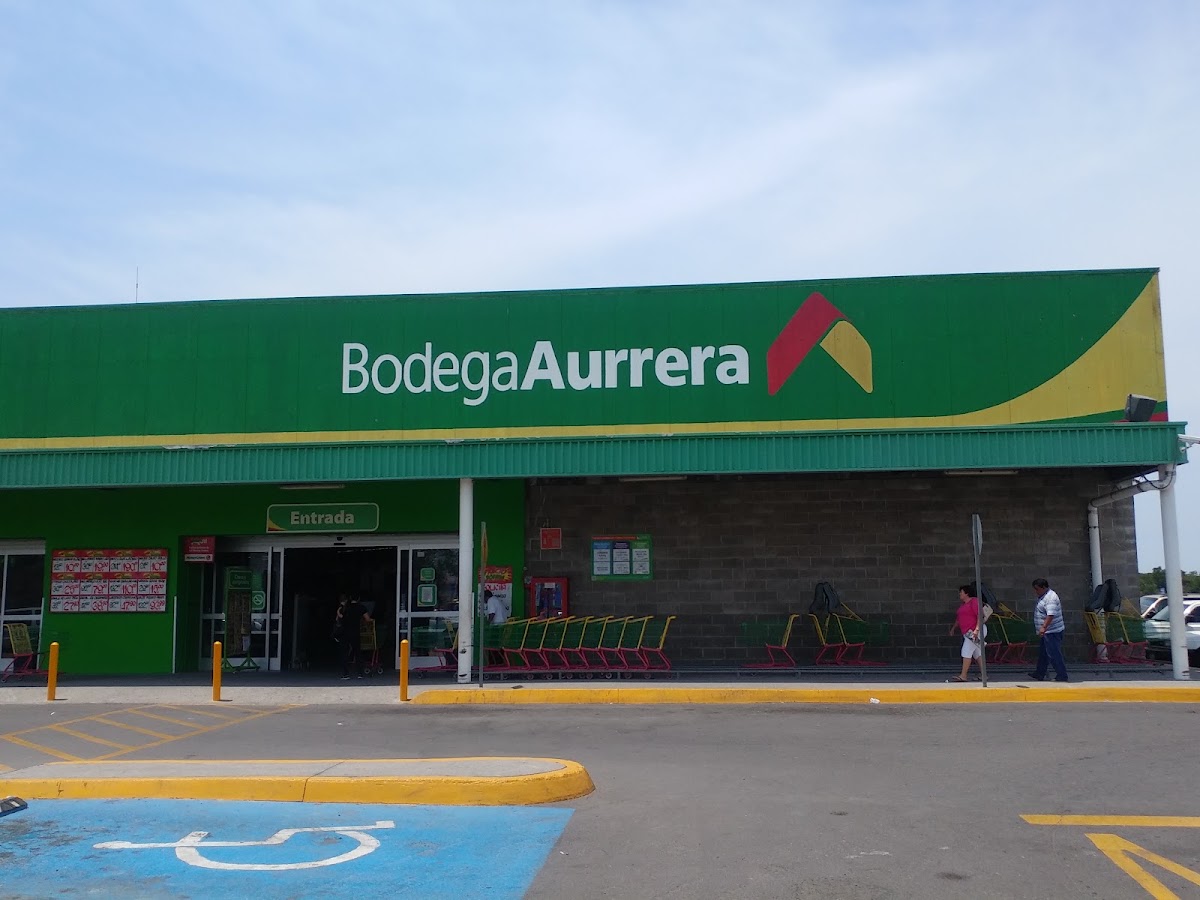 Bodega Aurrera, Manzanillo