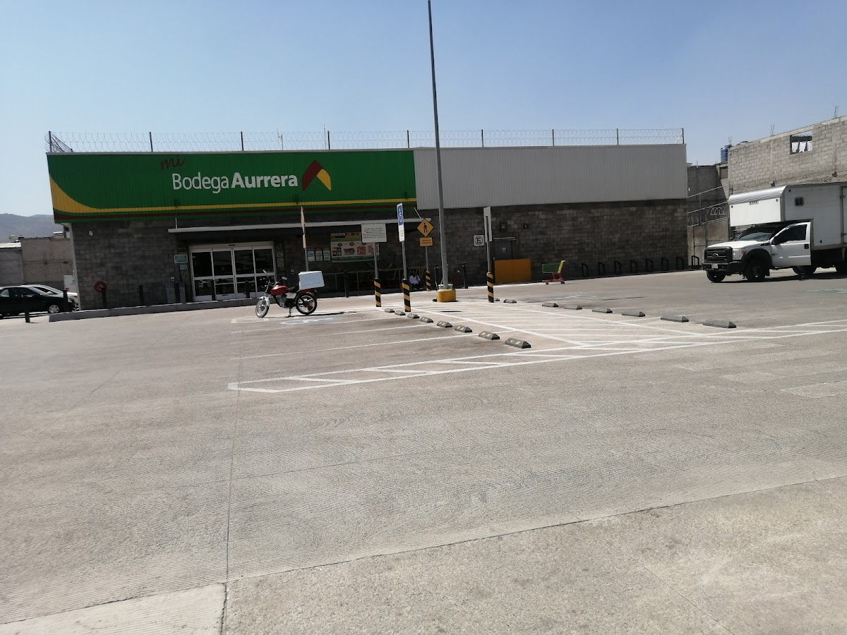 Mi Bodega Aurrera, Camino Recursos Hidraulicos