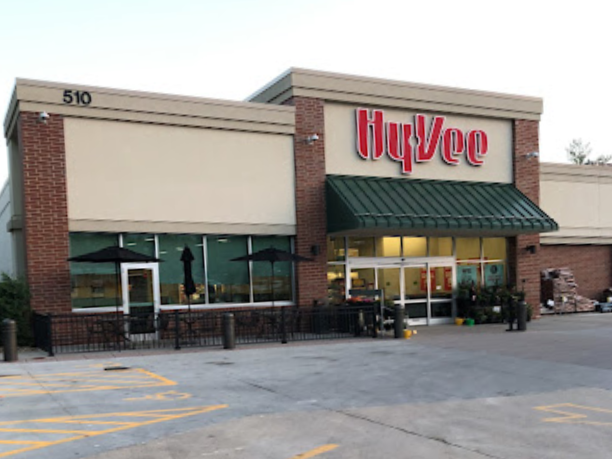 Hy-Vee Grocery Store