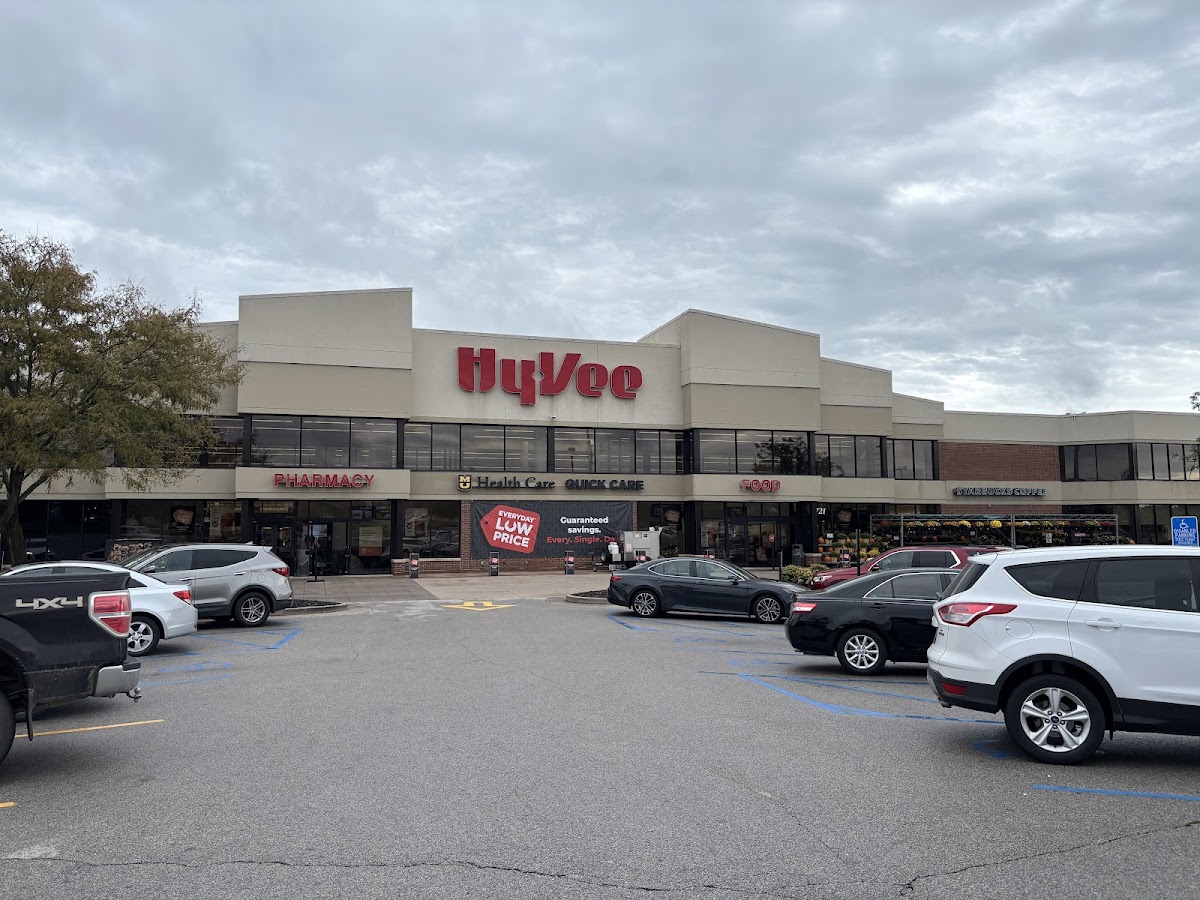 Hy-Vee Grocery Store