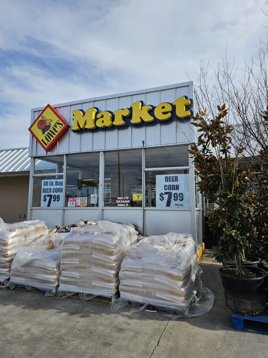Lowe's Market