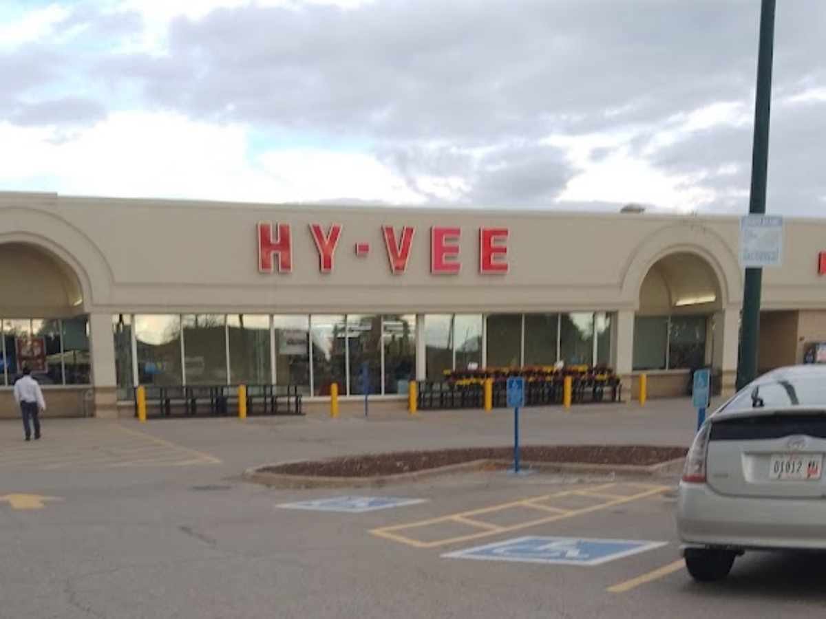 Hy-Vee Grocery Store