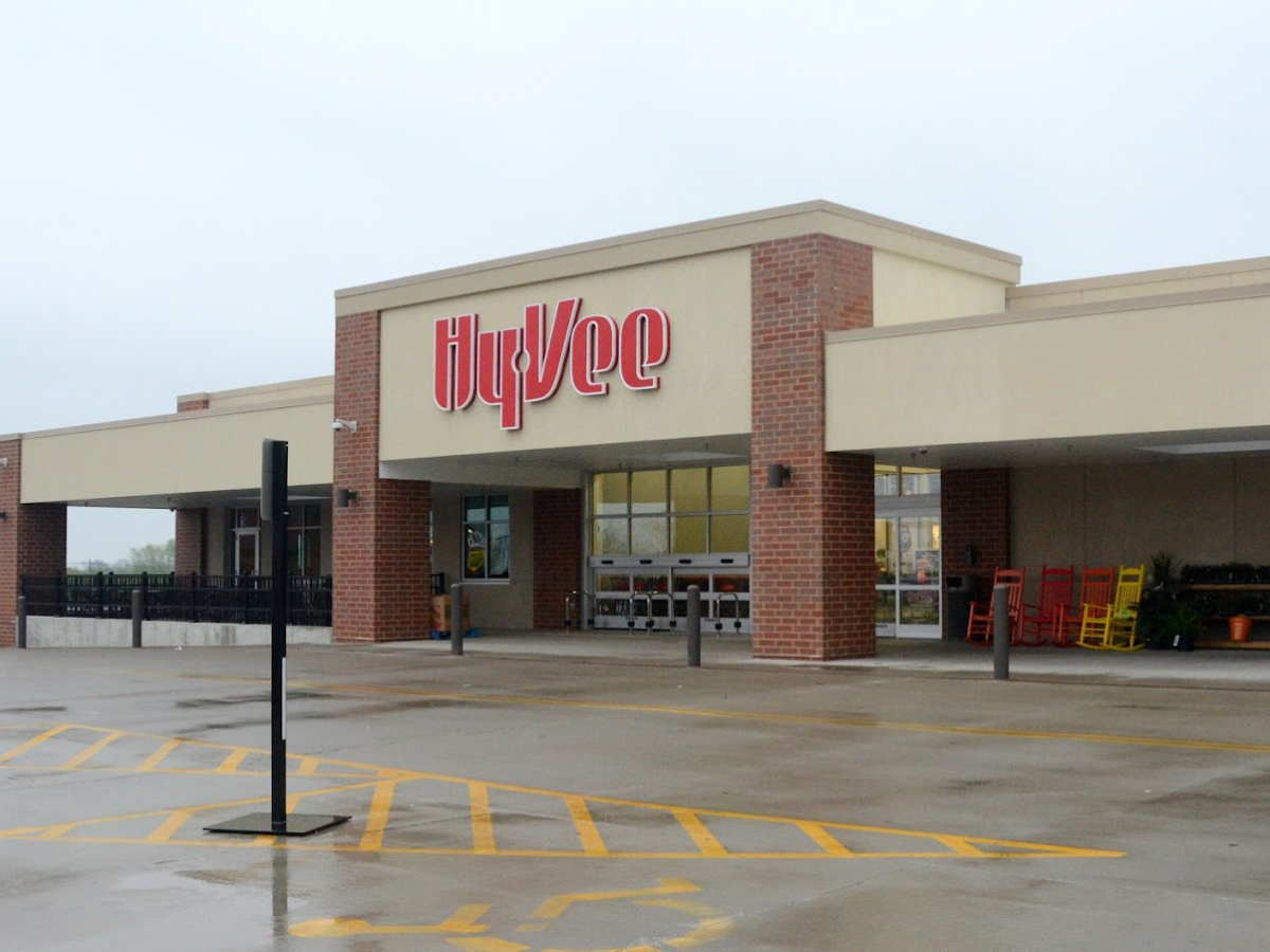 Hy-Vee Grocery Store